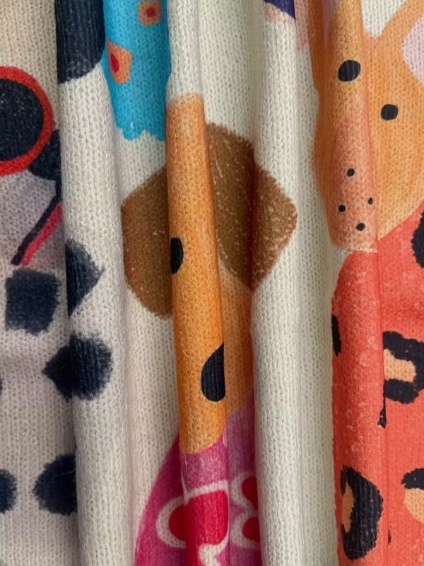 Women's Round Neck All-Over Patterned Sweater X004